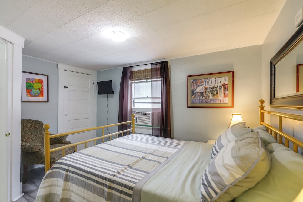 3 Mi to Dtwn: Dog-friendly Retreat in Dayton
