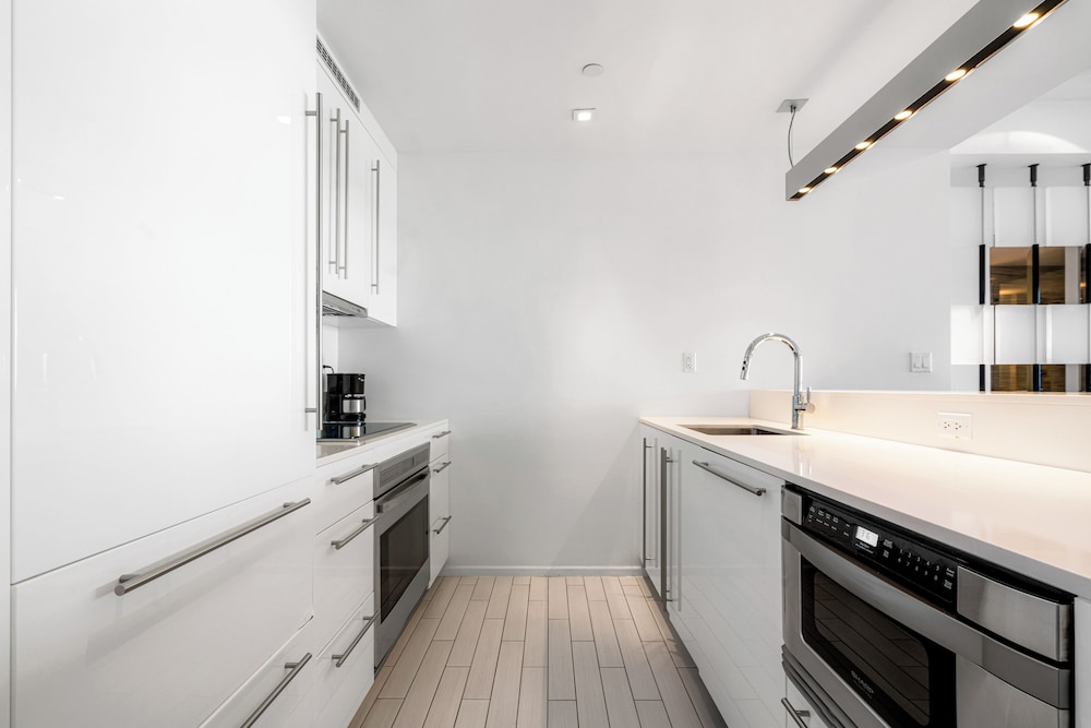 Luxury Vacation Rentals in South Beach by LRMB