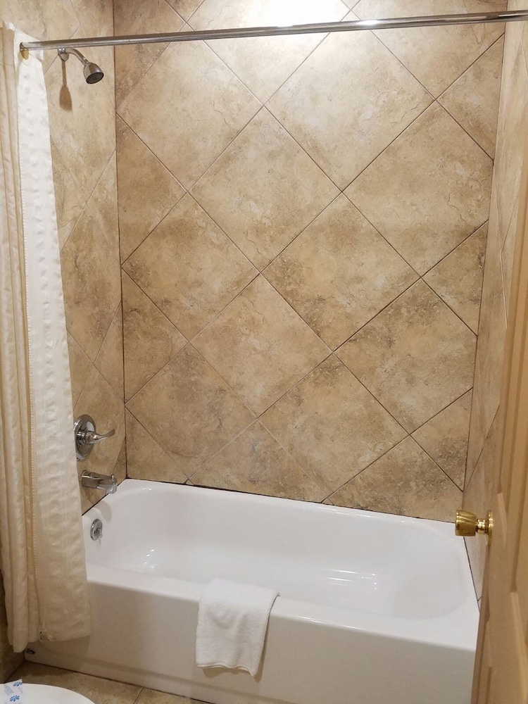 El Camino Motel - Property Image 13