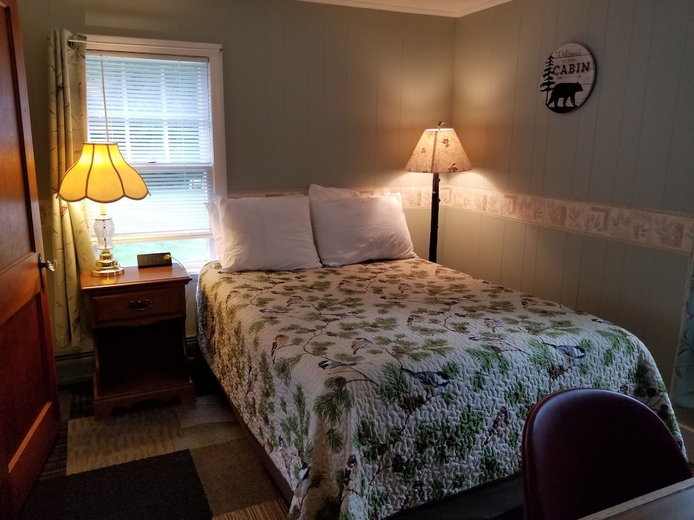 White Mountain Motel And Cottages