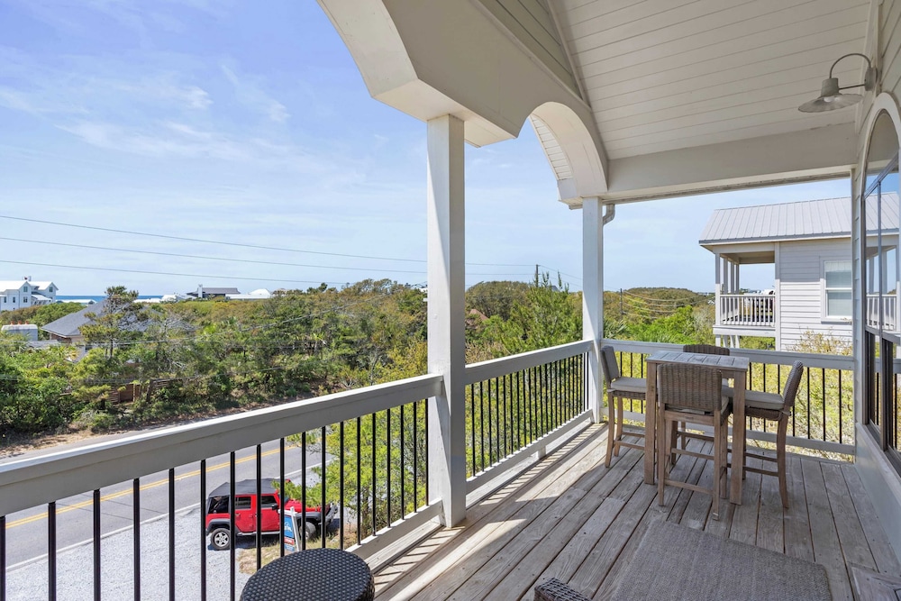 30A Beach House w/ Private Pool, Fire Pit, BBQ & Golf Cart to Rosemary Beach