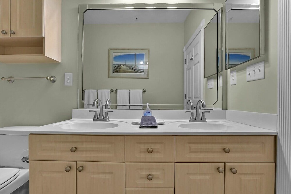 Magnolia Pointe Luster Leaf 4875-304 3 Bedroom Condo