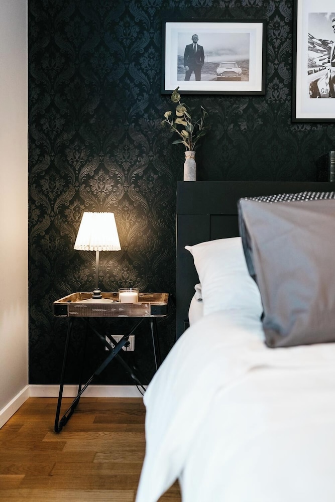 YoHome - Luxury Downtown Apartment