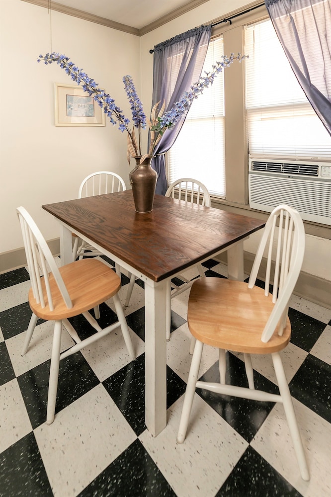 Memphis Belvedere Suites