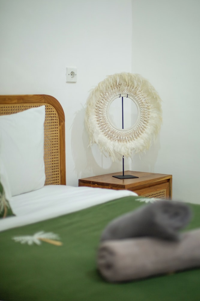 Soleia Surf Camp