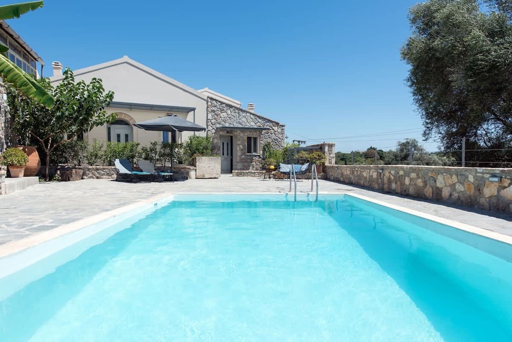 Iliopetra House 1 - Corfu Poolside Retreat