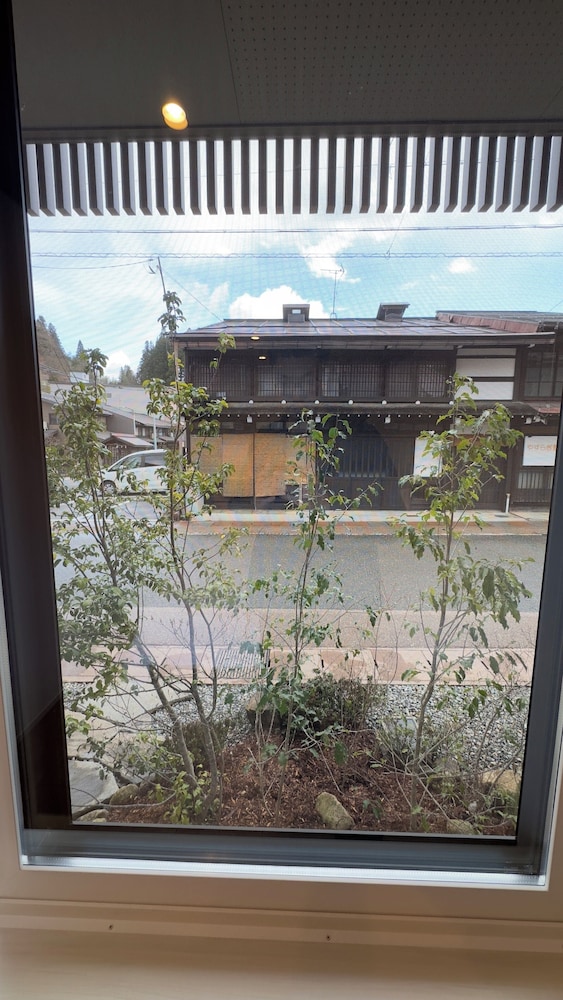 AOI SUITE TAKAYAMA