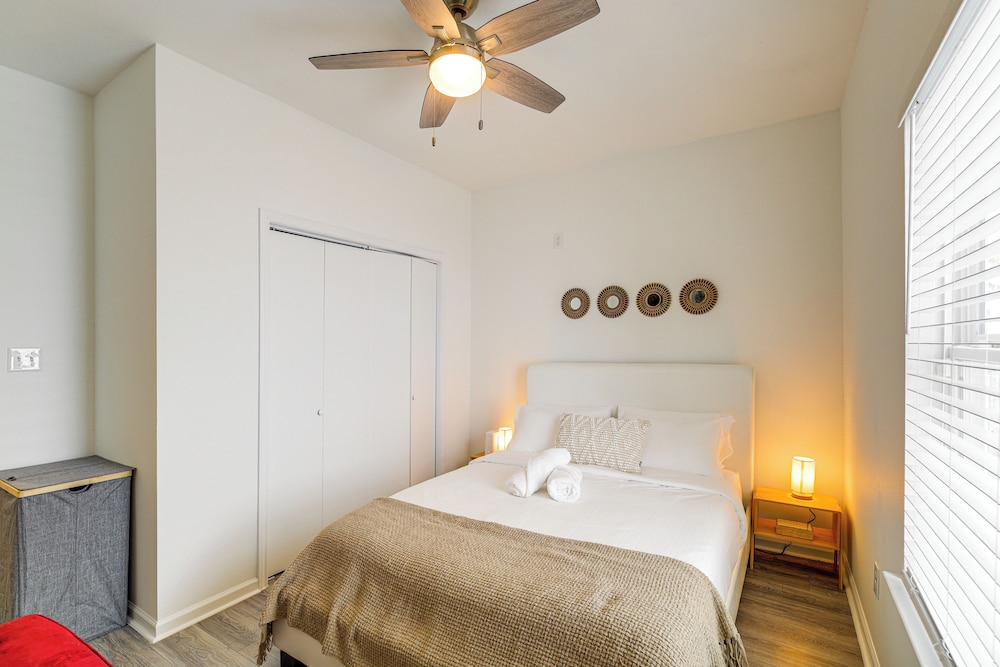 Light Rail Access & Skyline View! Modern HTX Home