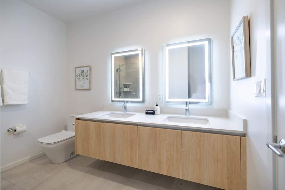 @ Marbella Lane - Sleek Corner Ocean View