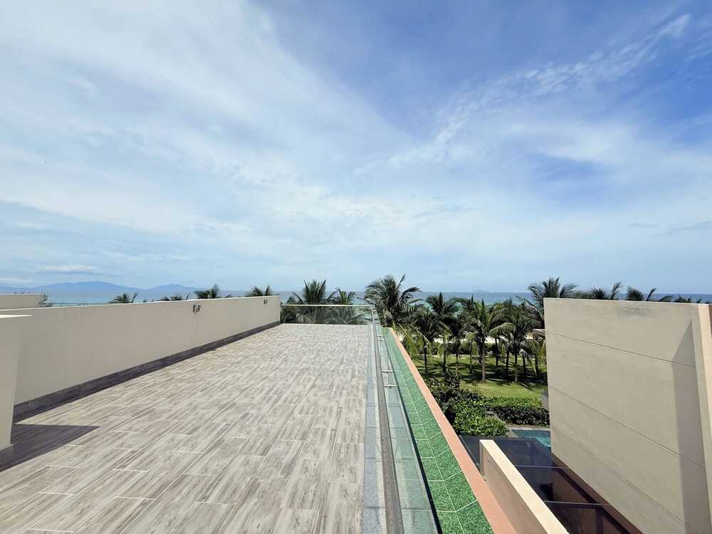 Deluxe Villa Beach Front