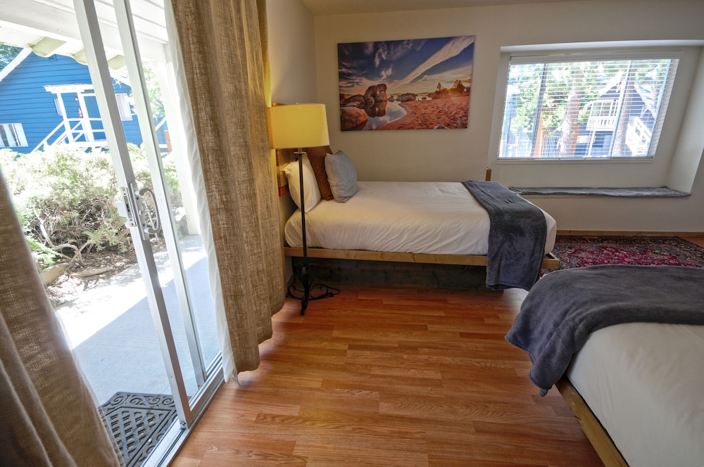 Tahoe Vistana Inn - Property Image 11