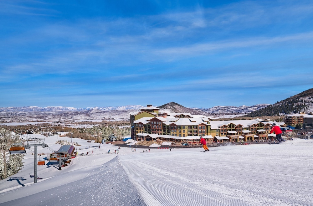 Come Golf or Ski in/out at this best location by RedAwning - Save 20% on 7+ Nights!