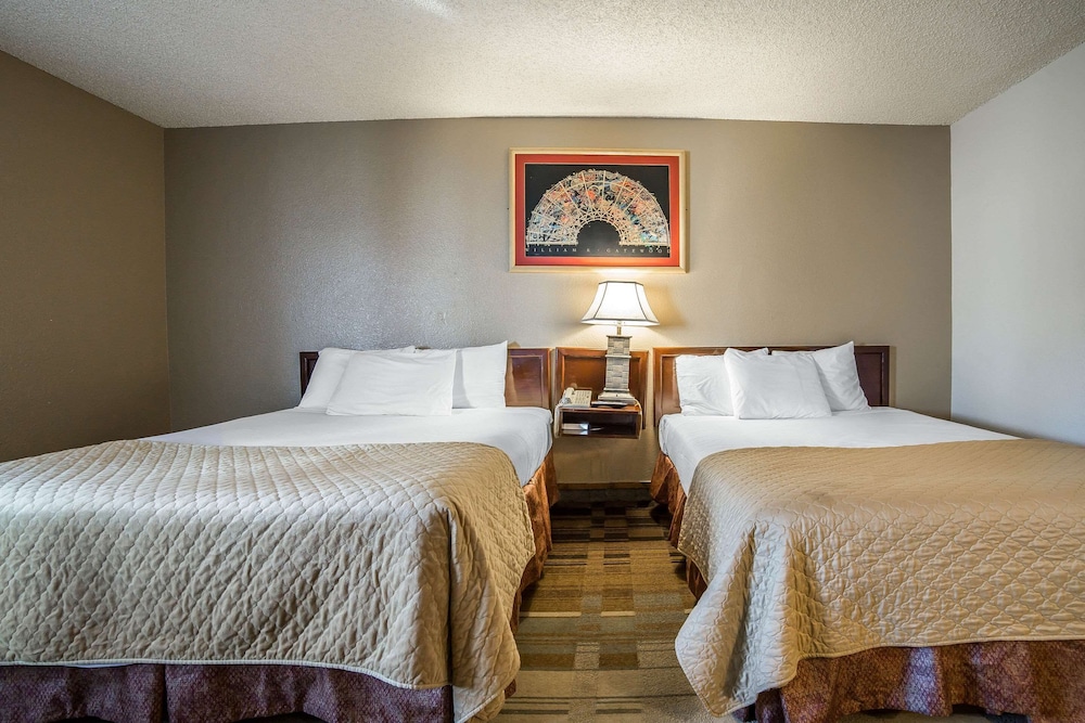 Cheyenne Vacations - Rodeway Inn Cheyenne I-80 East - Property Image 2