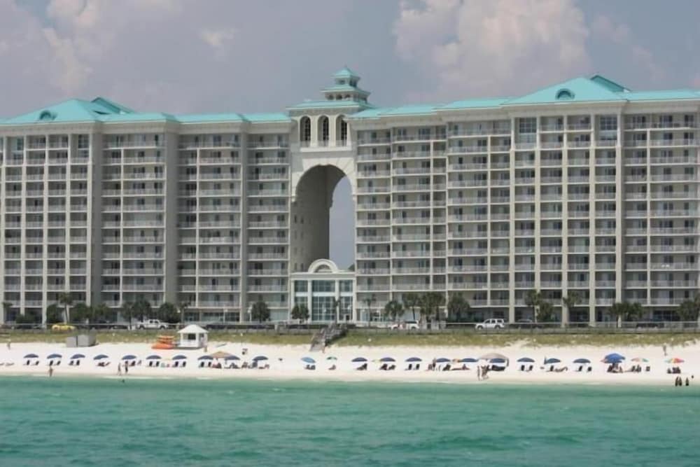 Majestic Sun Condos by Crystal Waters