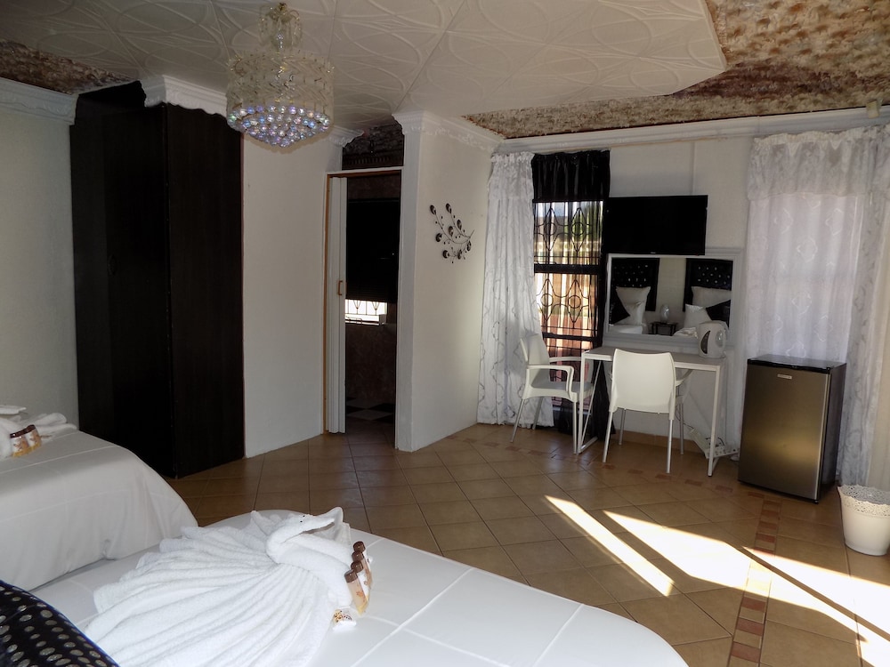 Joezebel Guest House