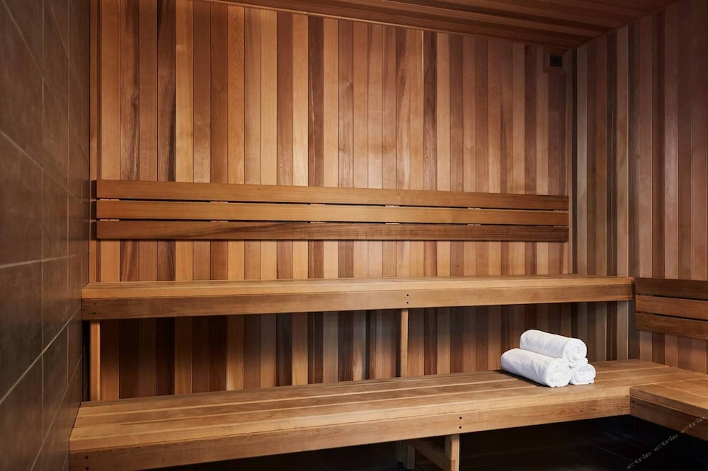 Southbank 2BR High City Views Enjoy Wine, Gym, Pool, Wifi