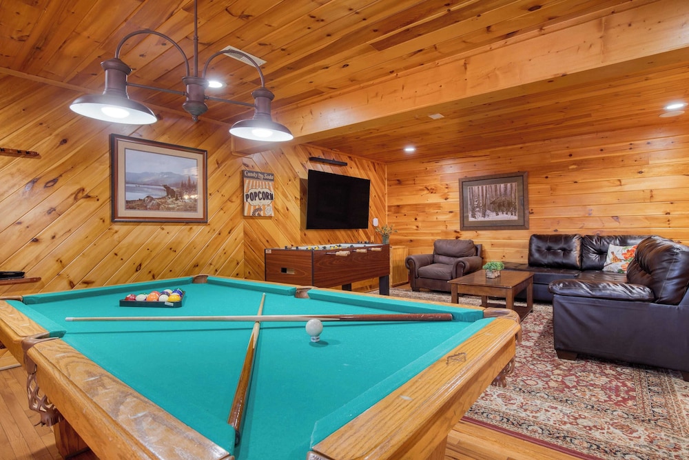 The Big Easy by Avantstay Hot Tub, Game Room, Spacious Deck Premier Location