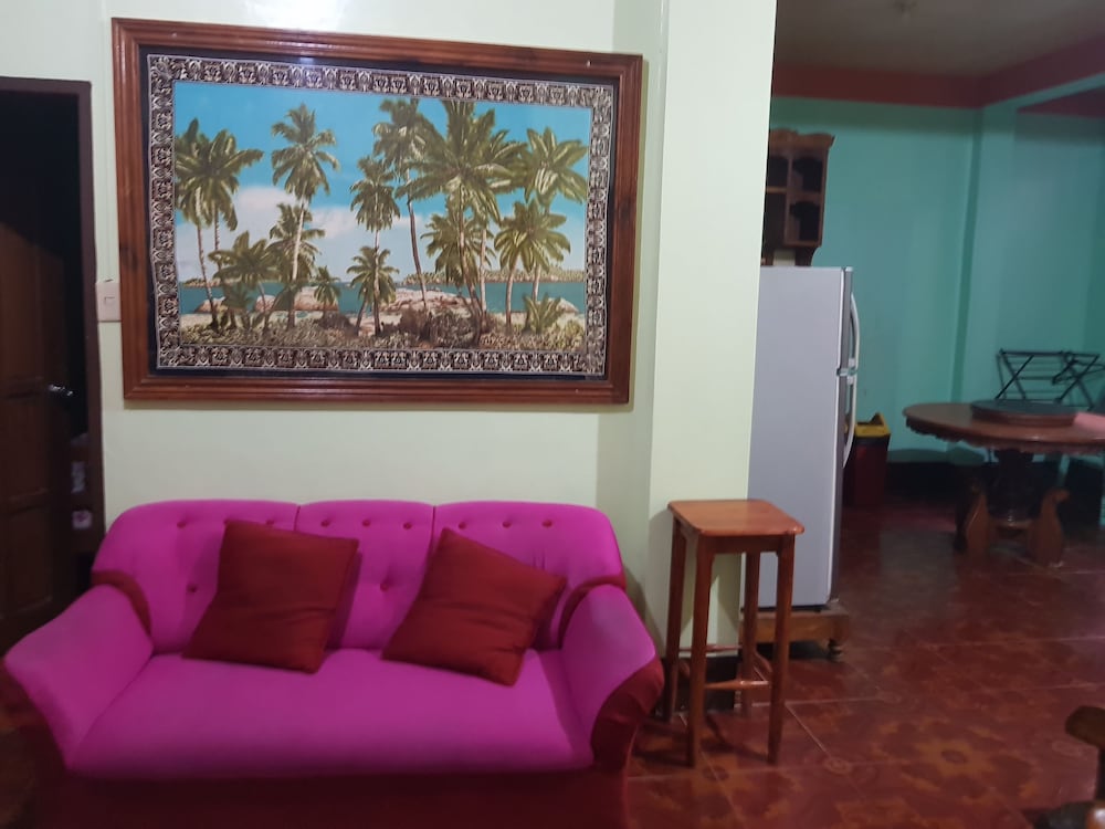 Desiree's Lodge And Transient House, Baler Aurora