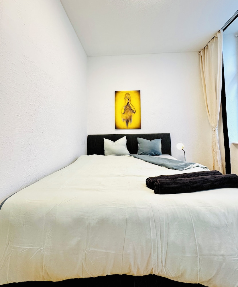 Cozy 2 Room Stay for 5 Near Stadthalle