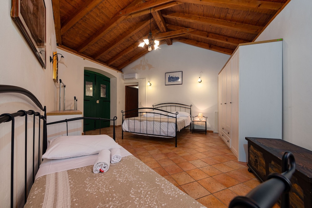 Villa Oak view 5