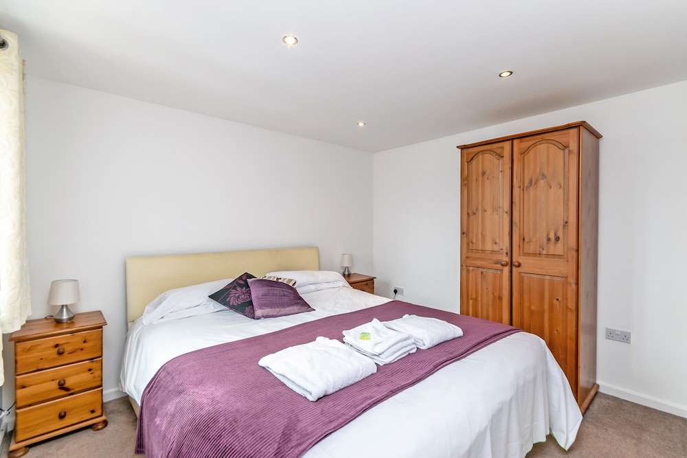 Racecourse Serviced Apartments