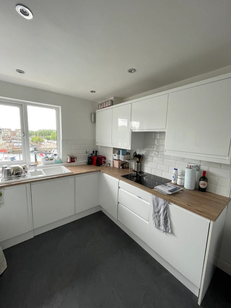 2BD Flat With Views of Canary Wharf - Rotherhithe