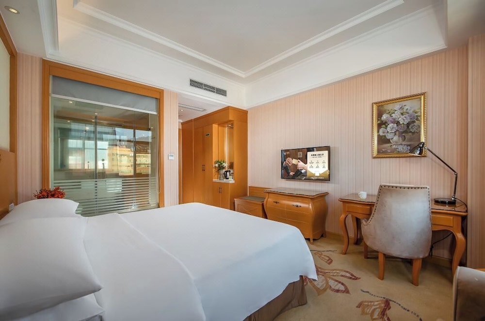 Vienna International Hotel (Shenzhen Airport Hangcheng)