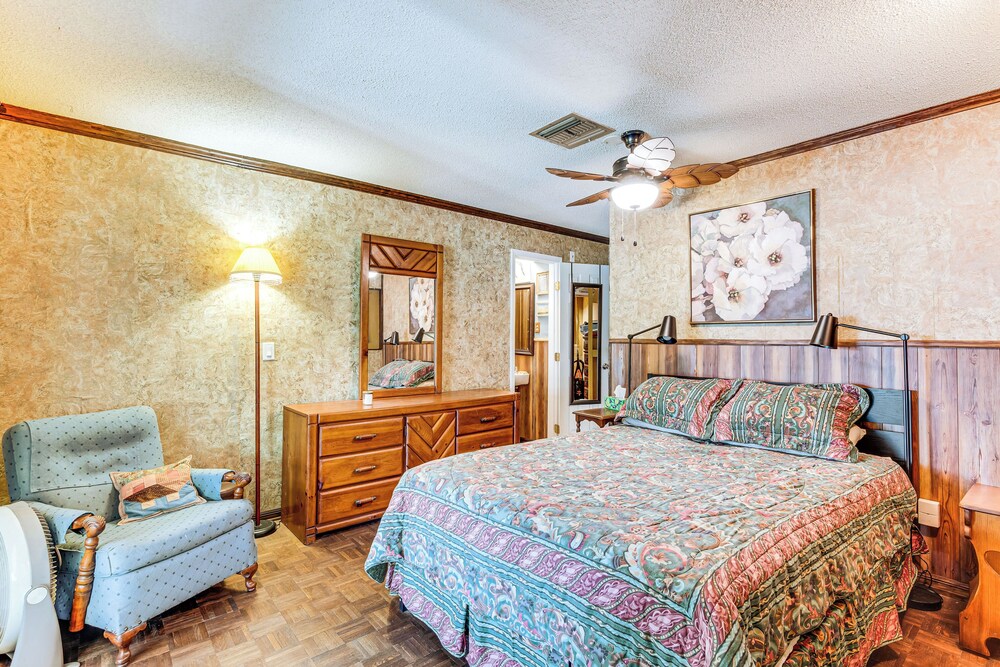 Lake Access + Private Patio: Sunny Inverness Apt!