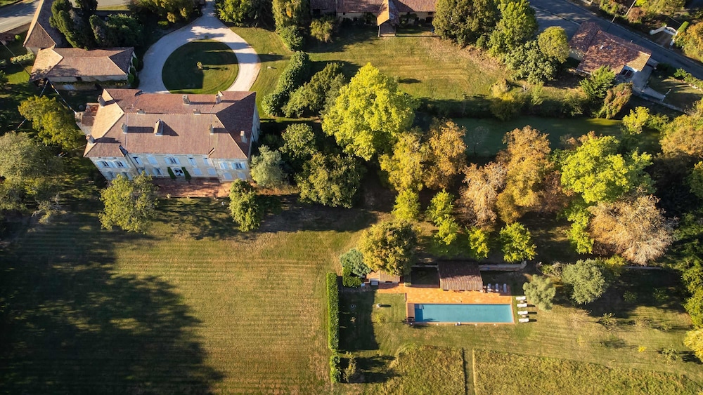 18th Century Ch Teau With Stunning Pool Gardens