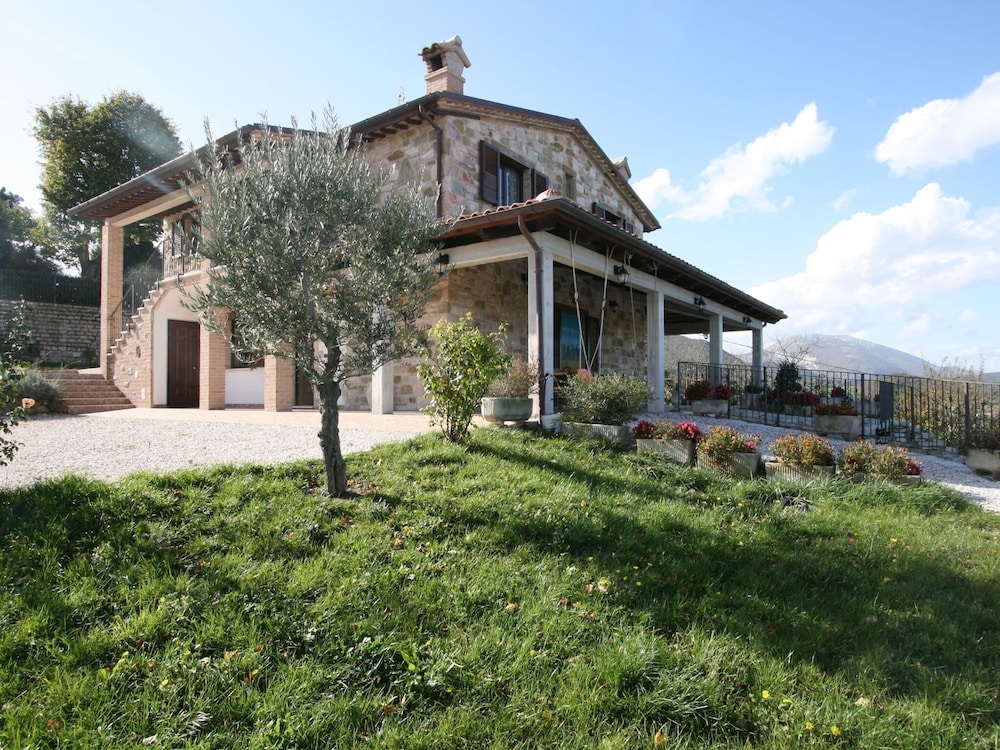 Villa in Cagli With Private Garden view 4