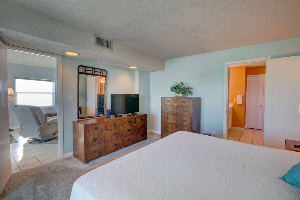 459 El Matador 2 Bedroom Condo