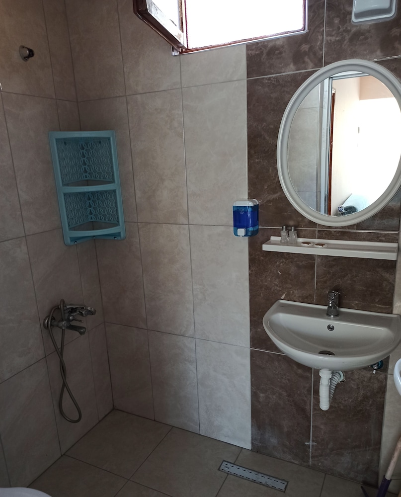 Caner Hotel