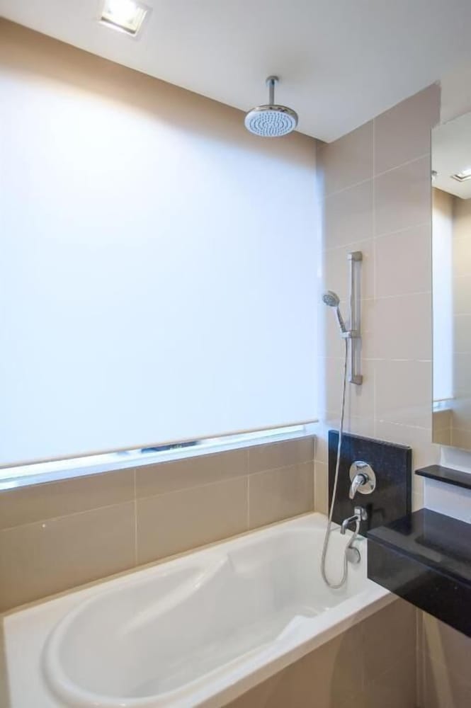 Swiss Garden Residence SS Suite