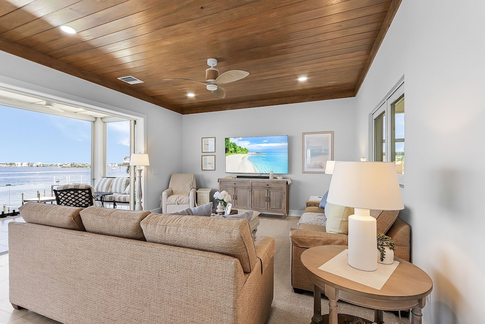319 Bay & Beach Blessings: Pool Home W/ Water Views! 4 Bedroom Home