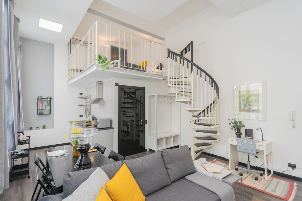 Architect's Loft by Rent all Como