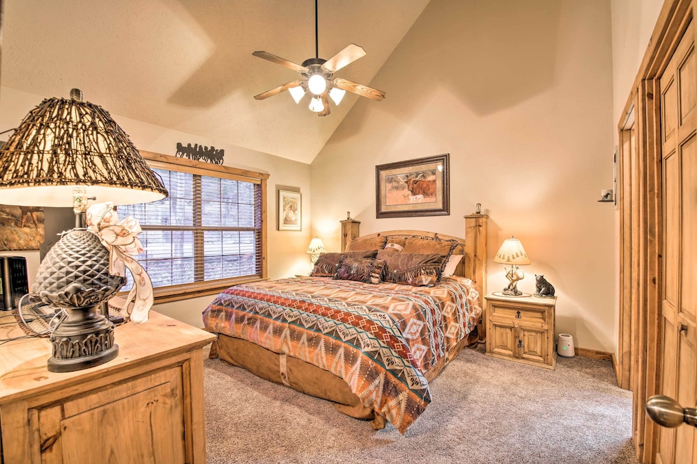Resort Perks! Woodsy Family Retreat Near SDC view 4