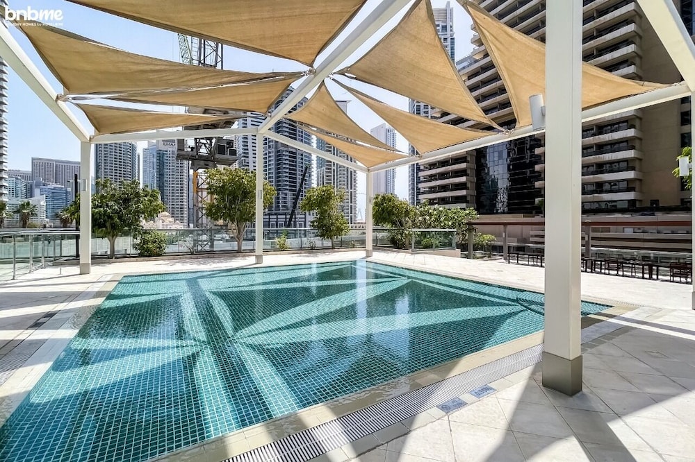 Scintillating Marina View From 1BR Apt