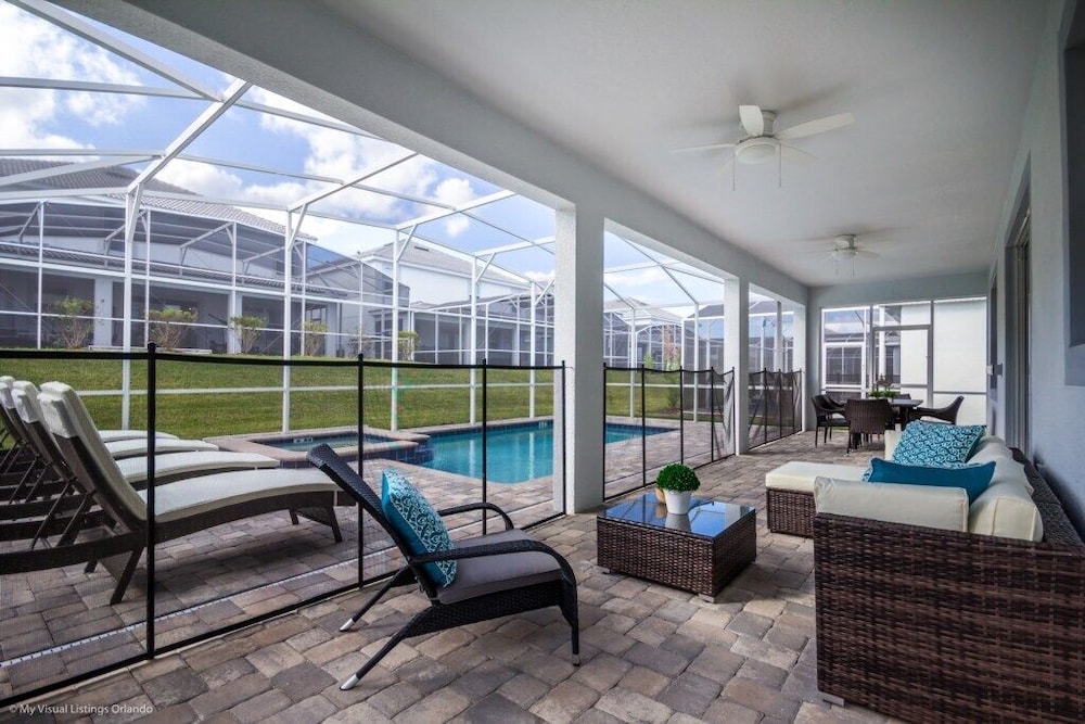 Themed Kids Room & Movie Theater Room 8 Bedroom Villa by Redawning - Image 4