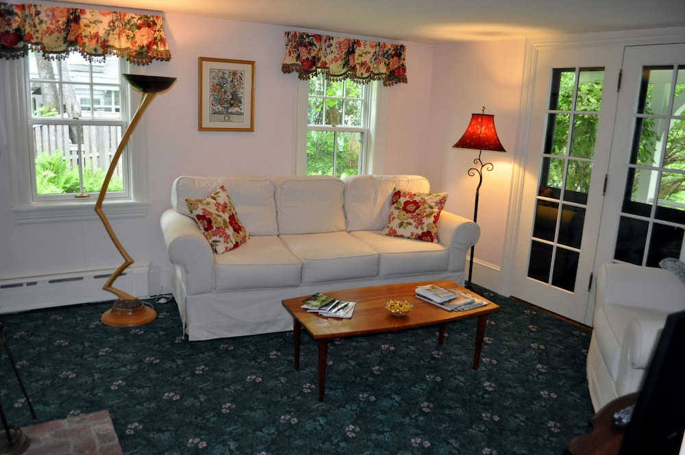 Bar Harbor Vacations - Stone Throw Cottage - Property Image 12