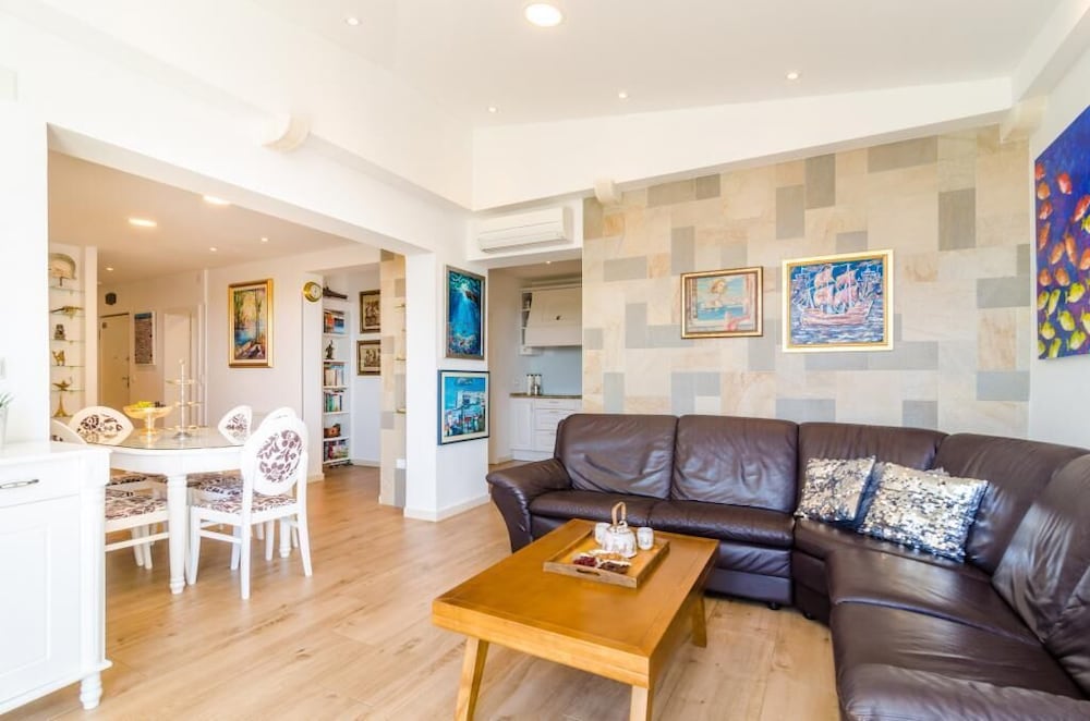Apartment Magellan Four