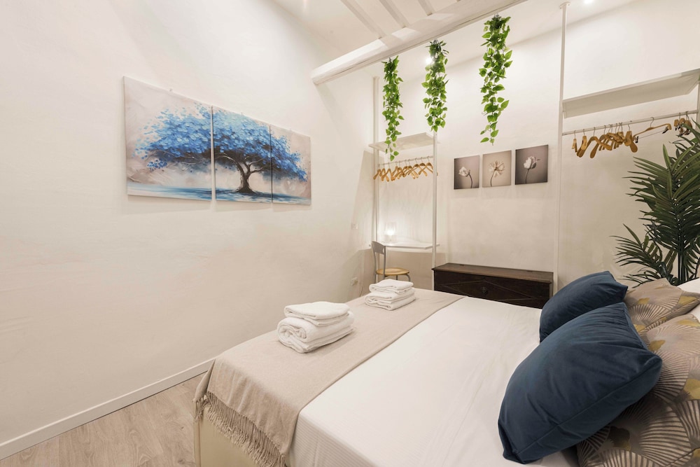 Deluxe Pitti Suites by MMega