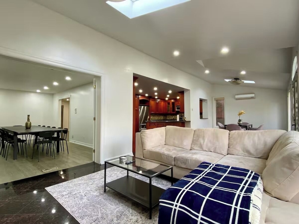 Vibrant City Retreat