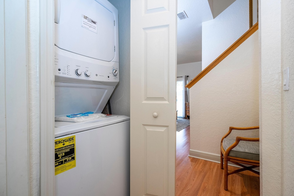 3132 CA - Charming Townhome Retreat