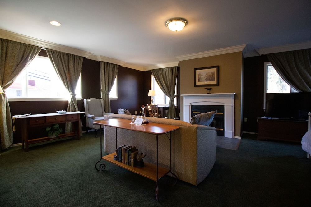 Delamater Inn