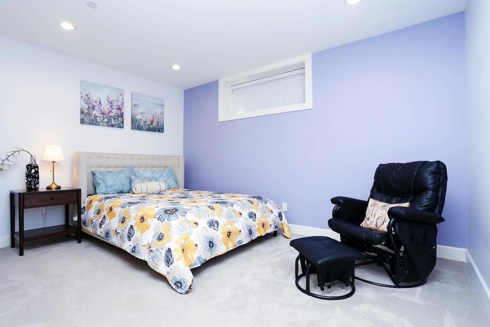 Central Cozy 1bdr Suite by Elevate Rooms view 2