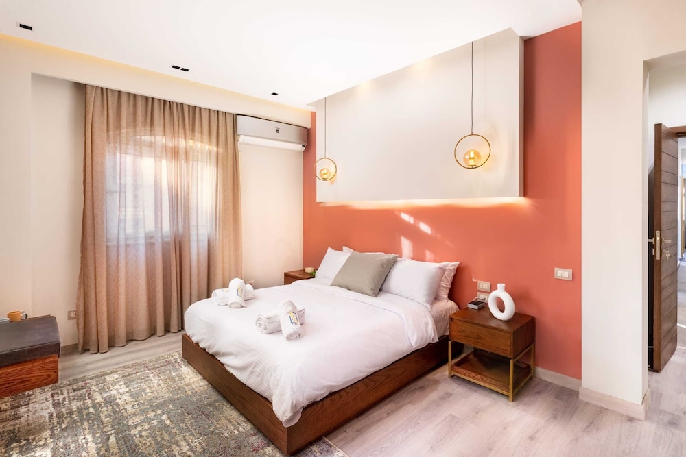 Xuru Stays I The Sleek & Ritzy 2 BDR 15 min From CAI Airpt