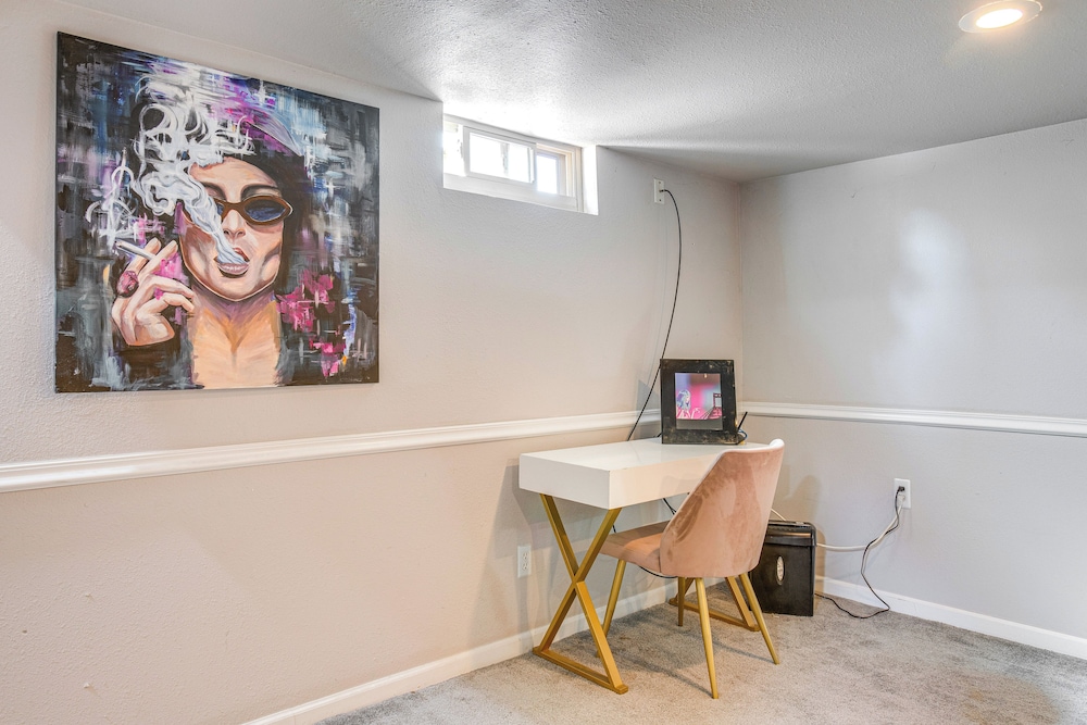 6 Mi to Dtwn: Denver Escape w/ Fire Pit