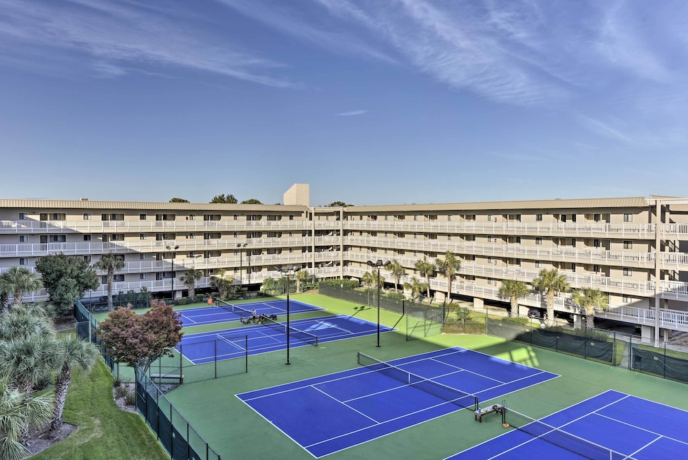 Private Beach Access: Hilton Head Island Condo!