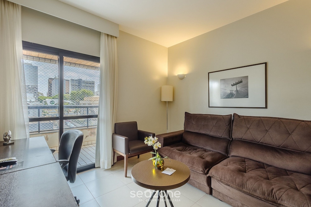 Apart in a Condo With a Pool in Asa Sul Bhe0405