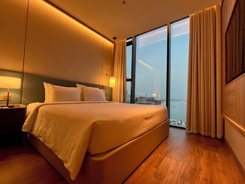 Alacarte Ha Long Bay By Azure
